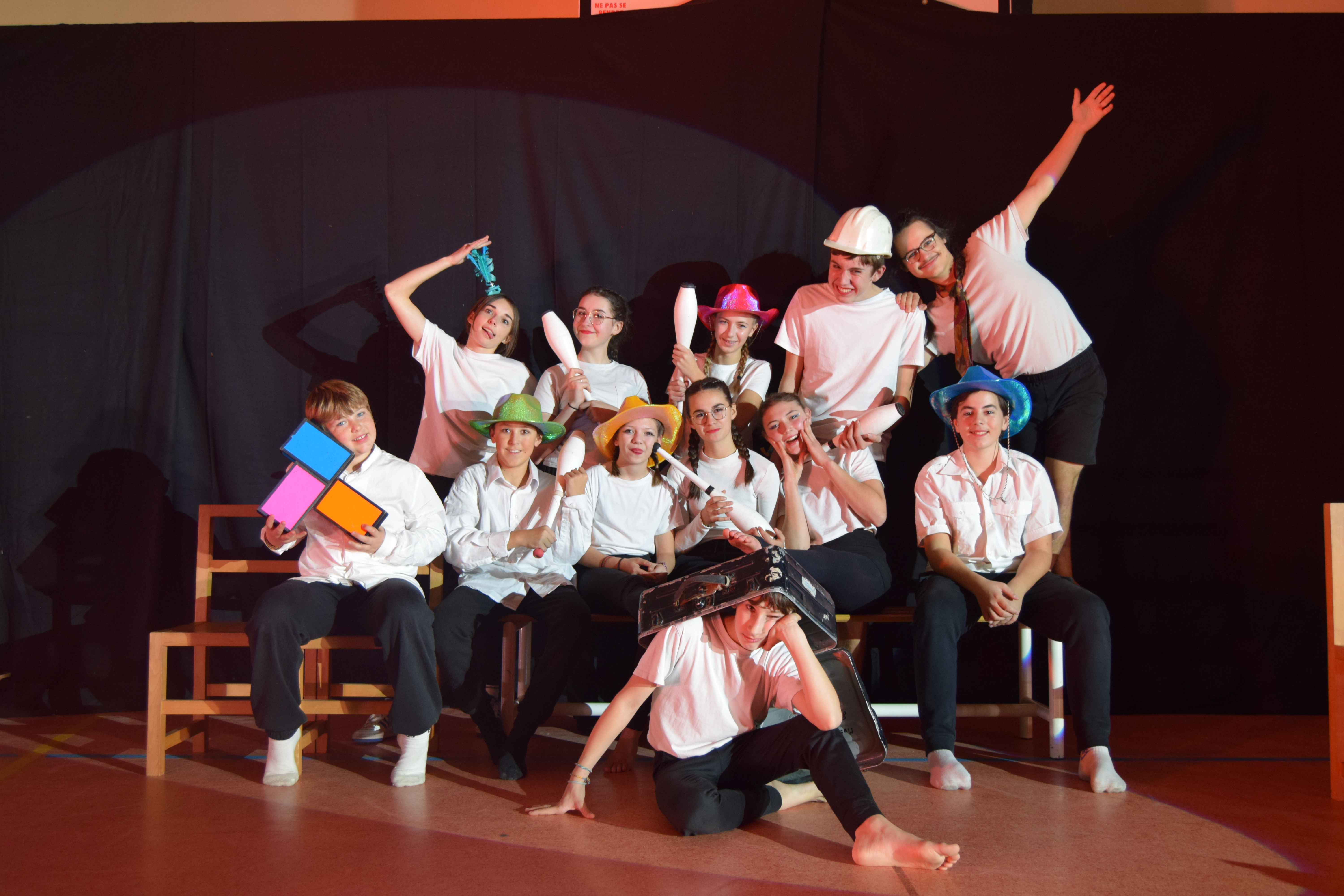 Troupe de l'école de cirque de Roanne